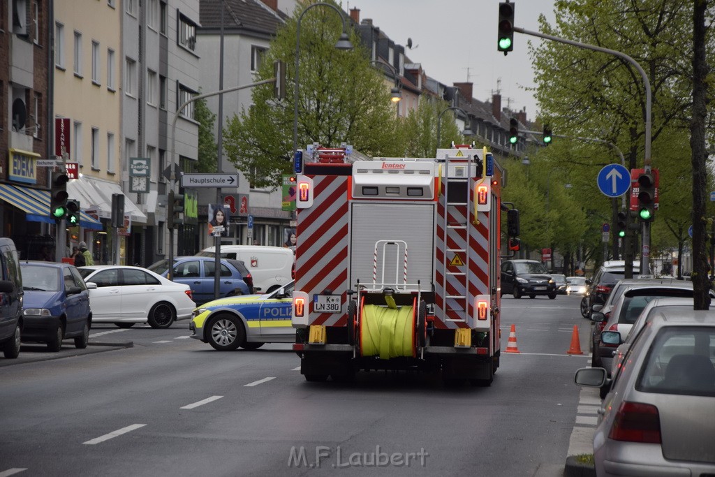 Feuer 1 Koeln Hoehenberg Olpenerstr P30.JPG - Miklos Laubert